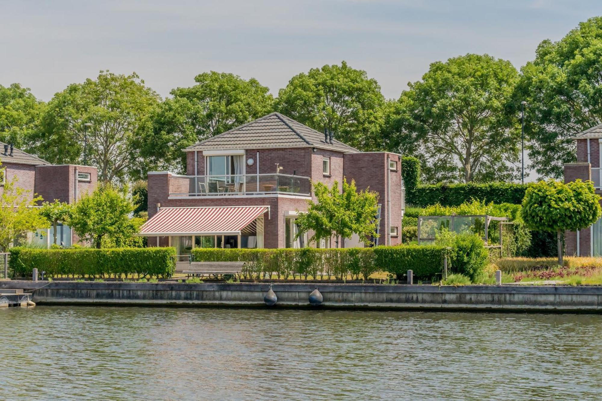 Nautic Rentals - Marinapark Oude-Tonge Luaran gambar