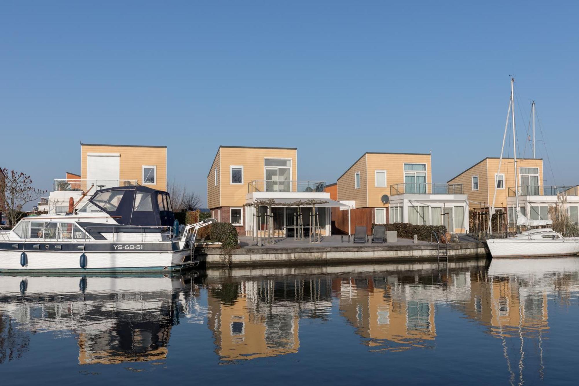 Nautic Rentals - Marinapark Oude-Tonge Luaran gambar